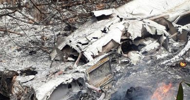 Outro avião partiu de Ourilândia para o local da queda em São Félix para resgatar os corpos (Foto: Wesley Costa)
Investigação