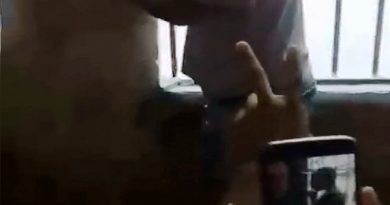 Imagem retirada de vídeo que circulou nas redes sociais mostrando detendo sendo obrigado a se matar em presídio no Pará. (Foto: Reprodução)