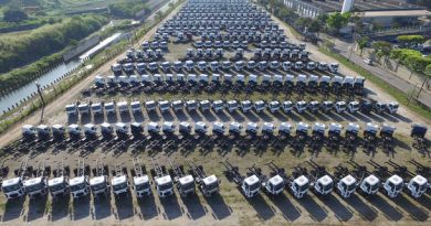 MF SAO BERNARDO DO CAMPO/SP - 25/05/2016 - EMBARGADO / PÁTIO / FORD - ECONOMIA - Pátio de caminhões e caminhonetes novas, da montadora Ford, em São Bernardo do Campo. FOTO: MÁRCIO FERNANDES/ESTADÃO