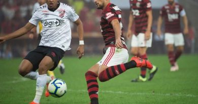 Flamengo-x-Athletico-Paranaense-pela-Copa-do-Brasil--990x556