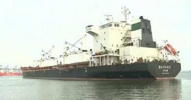 Navio-iraniano-parado-no-porto-de-Imbituba-SC