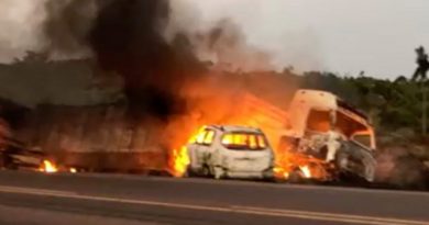 carreta-e-carro-pegam-fogo-163-Nortao-990x556