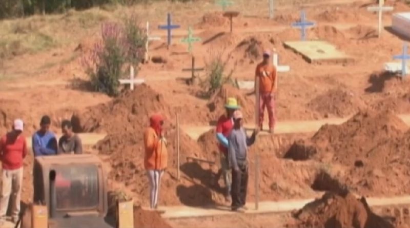 Covas foram feitas para enterro de presos em Altamira. — Foto: Reprodução/ TV Liberal