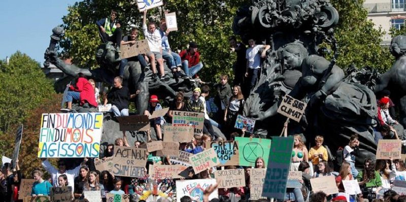 CLIMATE-CHANGE-STRIKE-FRANCE