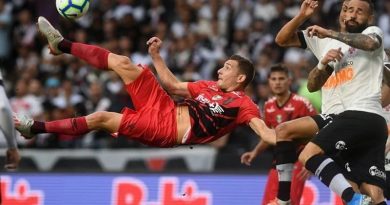 Vasco-x-Athletico-PR-em-São-Januário-