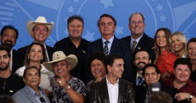 Cantores-sertanejos-e-Bolsonaro-janeiro-2020-Agência-Brasil--990x556