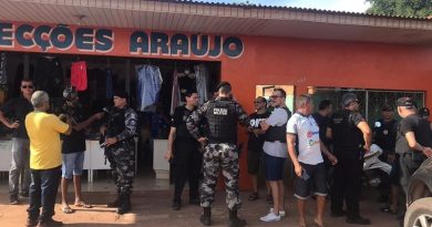 Policiais Civil e Militar realizam buscas pelos autores em Santarém — Foto: Kamila Andrade/G1