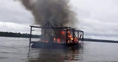 Rio-Ibama-destruição-embarcacção-maio-2020-divulgação-990x556