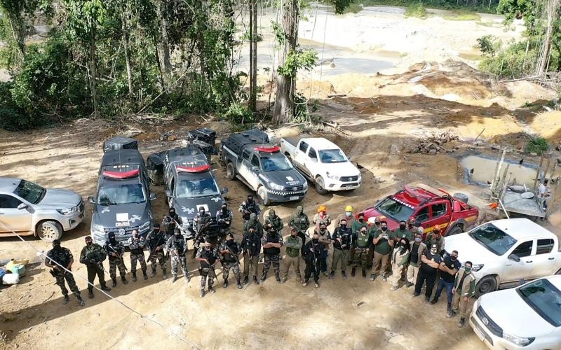 Foto: Ascom / SEMAS] Em seis meses, a Operação Amazônia Viva embargou 133.348,03 hectares e confiscou 6.000 m³ de madeira, entre outros resultados