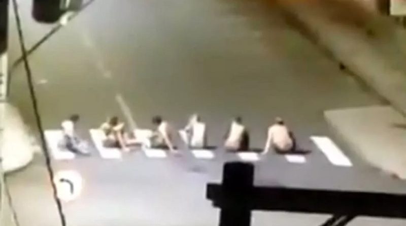 Moradores foram feitos reféns na madrugada desta terça-feira em Criciúma — Foto: Redes sociais/ Reprodução