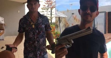 Polaquinho exibiu armas, munição fuzil e ameaça invadir área no garimpo do Cripurizão em Itaituba (Foto:Reprodução)