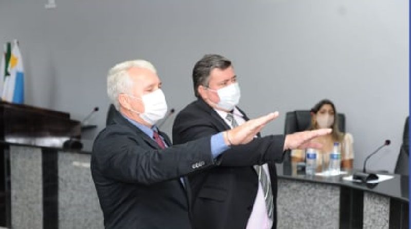 Prefeito e Vice tomam posse (Foto:Reprodução)