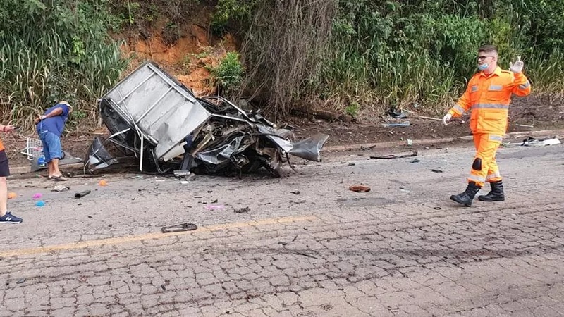 MG-431, acidente, Pará de Minas — Foto: Corpo de Bombeiros/Divulgação