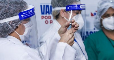 As doses das vacinas CoronaVac/SinoVac e Oxford/AstraZeneca chegarão a Santarém, de onde serão distribuídas a outros municípios