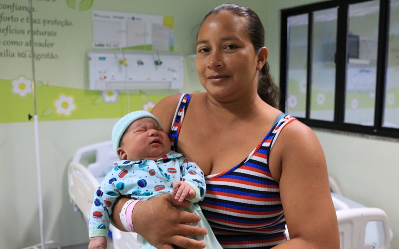 Sandra Furtado e o filho-(Foto: Pró_Saúde)