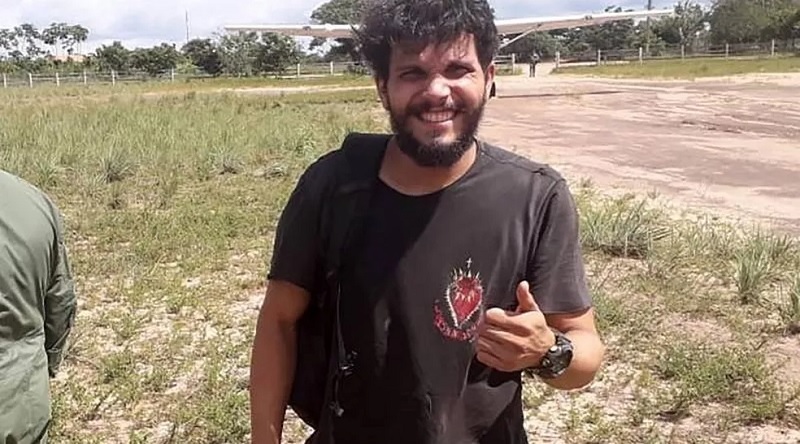  Antônio Sena sorri após ser resgatado em área isolada de mata no Pará — Foto: Marcelo Seabra/Ag. Pará/Divulgação 