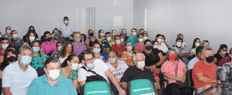 Plenário da Câmara estava lotado de pessoas, na sua maioria apoiando a secretária e eleitores do atual gestor municipal.(Foto:Jornal Folha do Progresso)