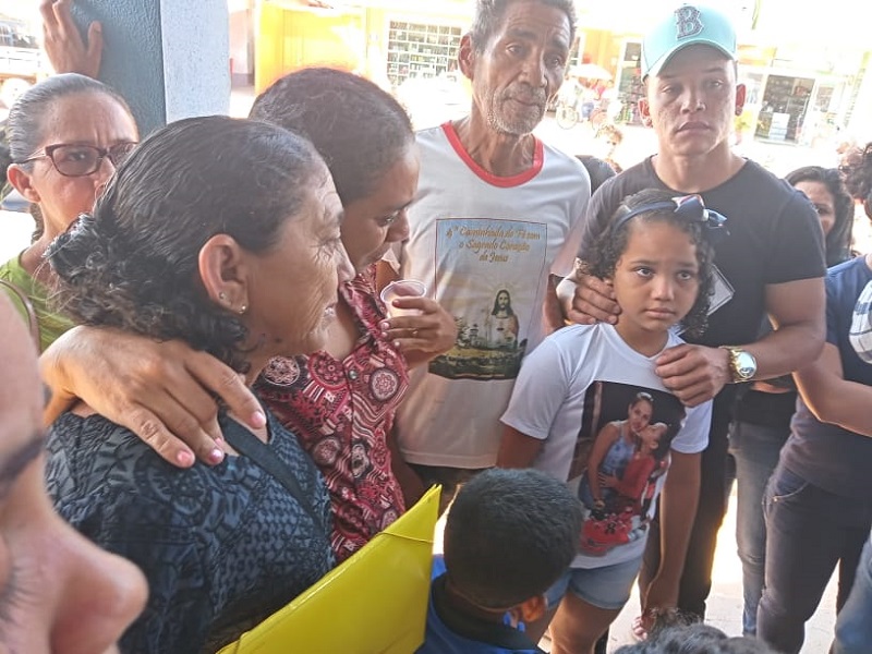 Familia da vitima Marinete castro participou do protesto (Foto:Adria Karoline para Jornal Folha do Progresso)