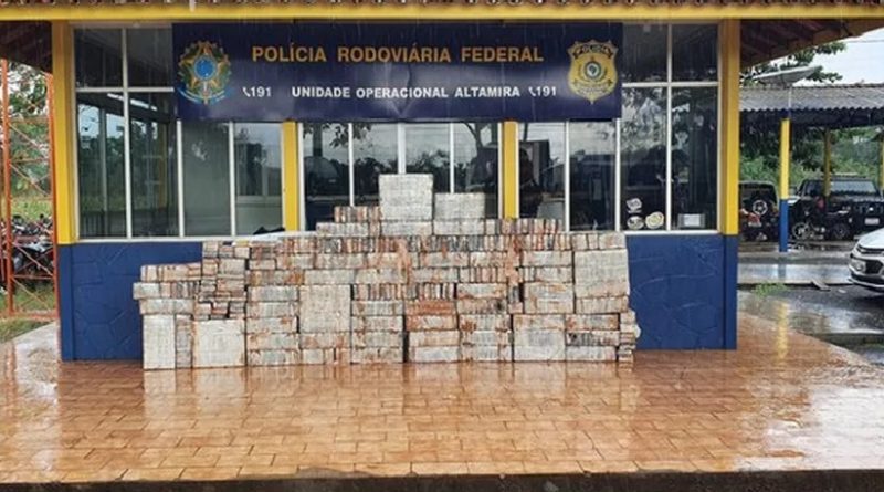 Policiais apreendem uma tonelada de cocaína no sudoeste do Pará. — Foto: Reprodução / PRF