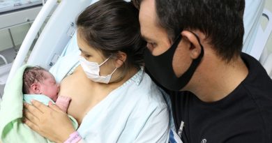 Aleitamento Materno na primeira hora de vida com o pai ao lado- Pró-Saúde