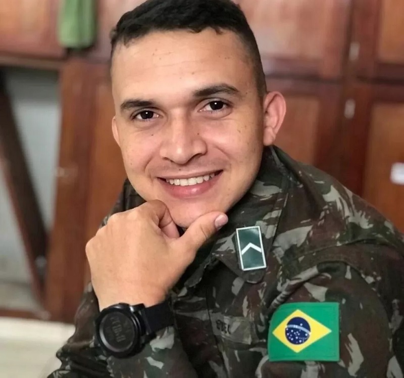 Elias Assunção tinha 25 anos e morreu vítima de acidente na Serra do Piquiatuba — Foto: Reprodução/Redes sociais