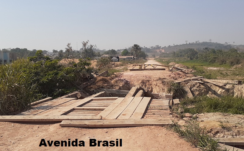 Av. Brasil moderadores reclamam que é muito descanso da prefeitura pq está ponte já tem um mês bloqueada (Foto:Adria Karoline)