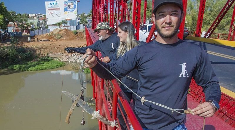 x95398419_BRASILMogi-GuacuSP23-09-2021-Pesca-magneticaMoises-Antonio-Pozzolini-33-anos-com-a.jpg.pagespeed.ic.NSkxTv7XzX