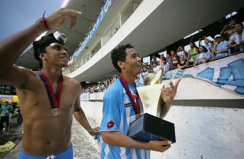 Thiago Costa e Yago Pikachu foram campeões do Campeonato Paraense em 2013, pelo Paysandu — Foto: Everaldo Nascimento/O Liberal