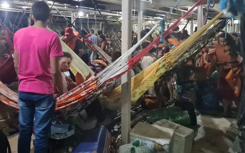 Colisão entre balsas deixa ao menos uma pessoa morta e feridos no Pará. — Foto: Reprodução