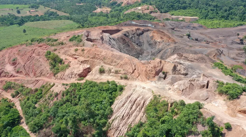 Área de mineração ilegal próximo a linhas de transmissão no Pará — Foto: Polícia Federal/Divulgação