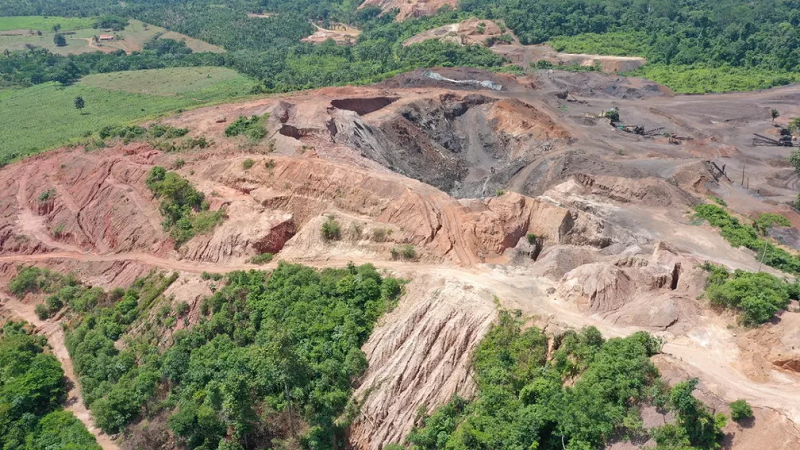 Área de mineração ilegal próximo a linhas de transmissão no Pará — Foto: Polícia Federal/Divulgação