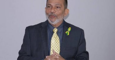 CE913BB8-BCFD-454E-8217-189478941C9A