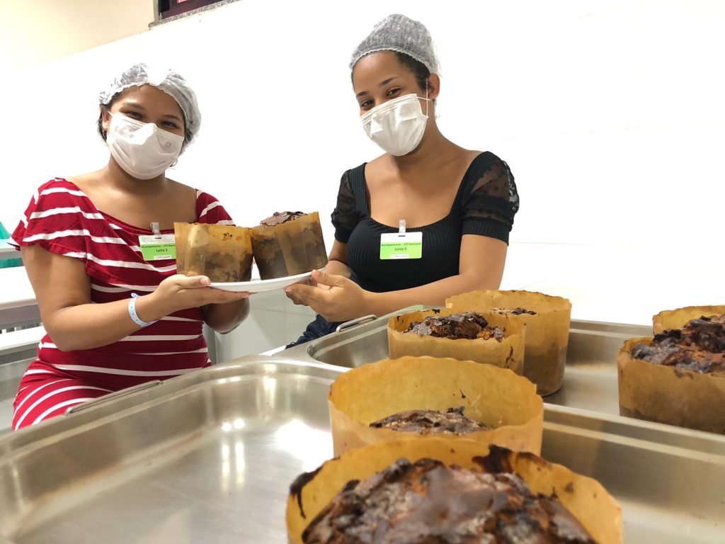 Panetones prontos para ceia de Natal de mães no HMIB- Pró-Saúde