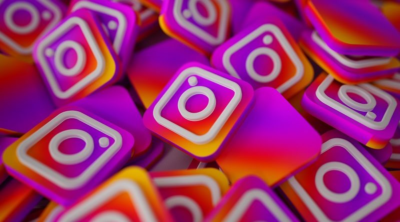 Pile of 3D Instagram Logos