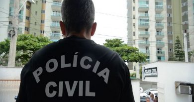 Vitória/ES - Polícia Civil do Espírito Santo faz paralização até a meia noite de hoje(8) em protesto ao assassinato de um investigador em Colatina e às más condições de trabalho. (Tânia Rêgo/Agência Brasil)