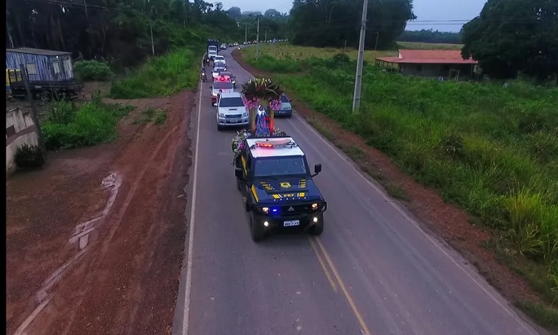  Centenas de motociclistas participaram da Caminhada de Fé com Maria — Foto: Amarildo Gonçalves/TV Tapajós