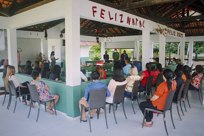 Servidores da Empresa de Assistência Técnica e Extensão Rural do Pará reunidos no encontro de final de ano em MaritubaFoto: Veloso Junior/ Ascom Emater