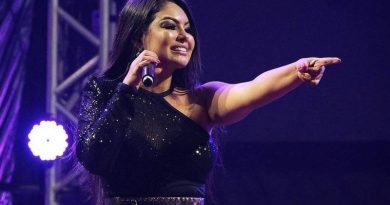 paulinha-abelha-calcinha-preta_widelg