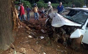 acidente-carro-bate-árvore-MT-140-em-Sinop-e-morre-morte-696x430