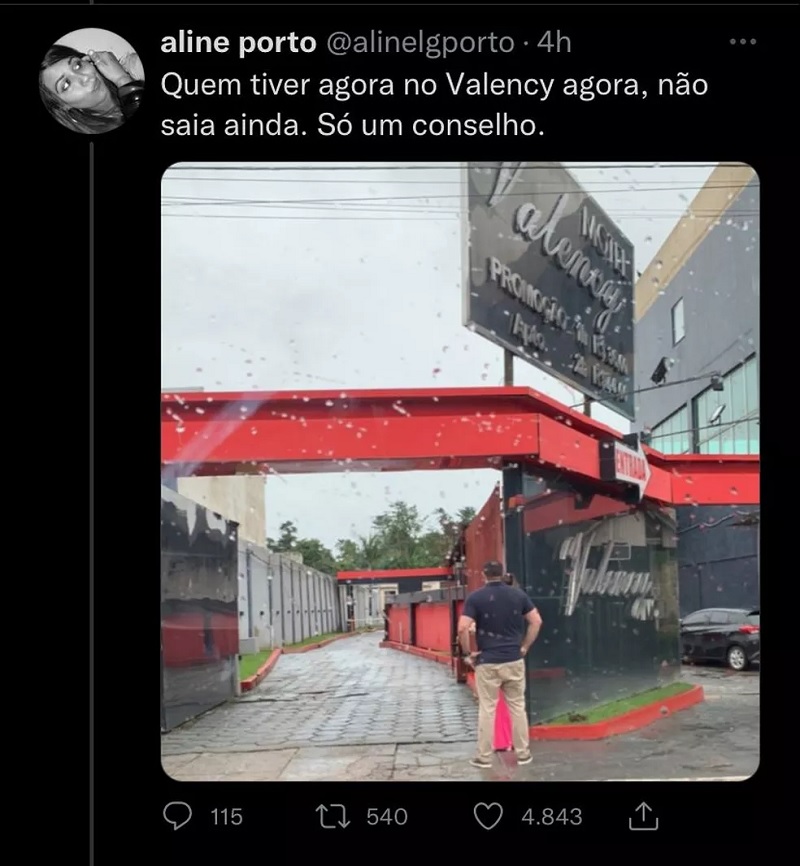 Leonardo Pantoja está na frente do motel — Foto: Reprodução/Redes sociais O homem contou que um amigo falou a ele sobre a publicação nas redes sociais — Foto: Reprodução / Redes sociais 