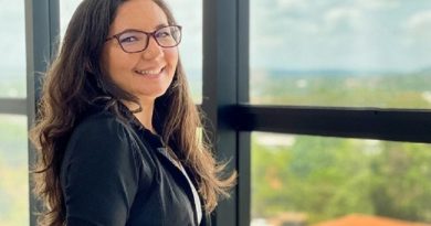 Professora Dra. Aldenize Xavier, reitora nomeada