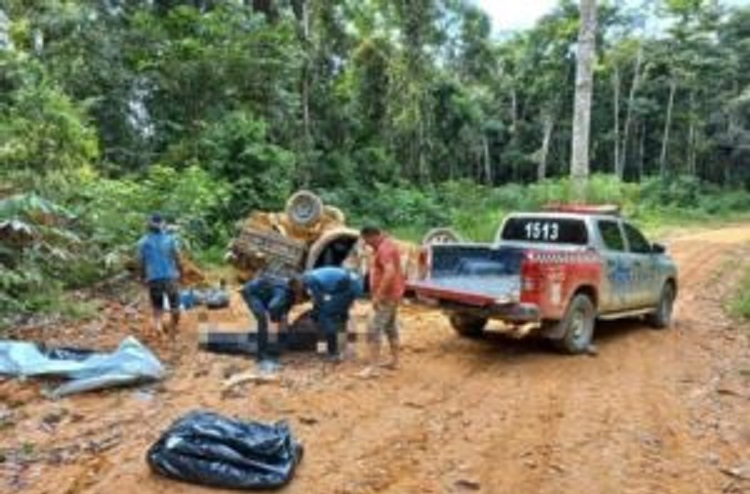 Vítima fatal sendo removida/ Foto: Reprodução Redes Sociais