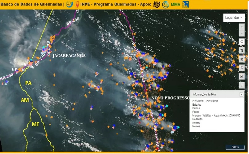 Imagem de satélite capturada pelo Inpe no dia 10 de agosto mostra fogo em Novo Progresso — Foto: Programa Queimadas/G1 