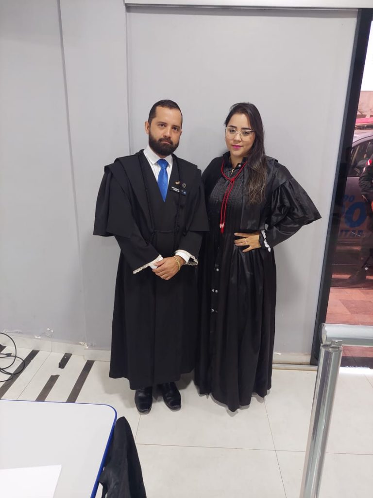 Advogados de Maria Aucelin, ora acusada - Dra. Rafaela Cristina Sbardelotto Venâncio e Dr. Bruno Hintz