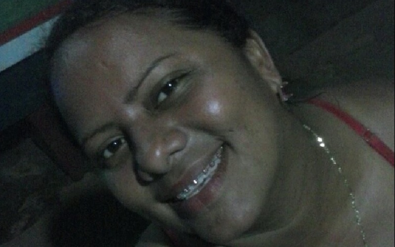 A moradora da cidade de Anapu, Monick Monteiro de Souza, de 32 anos de idade, foi encontrada sem vida dentro de uma quitinete com cadeado na boca.