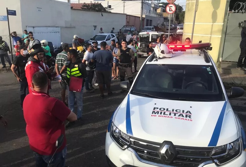 Corpo foi encontrado no bairro Cachoeirinha, em BH — Foto: Saulo Luiz / TV Globo 