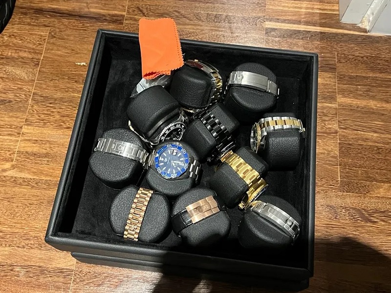 Investigados por fraudes envolvendo criptomoedas no Brasil e no exterior usavam parte do dinheiro para compra de relógios e outros itens de luxo — Foto: Divulgação/Polícia Federal