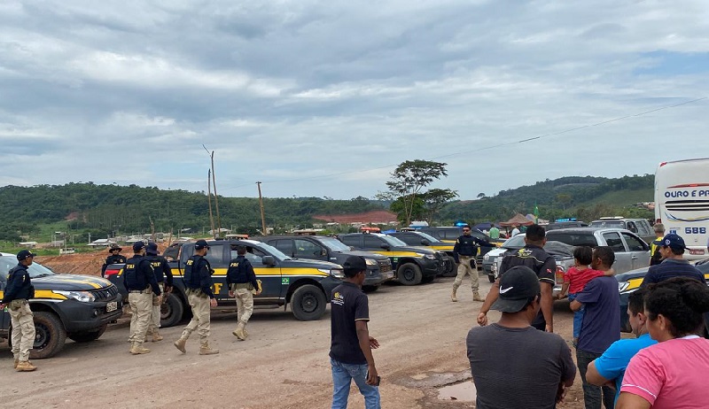 Agentes Federais da PRF estão no local do manifesto, após receberem reforço.