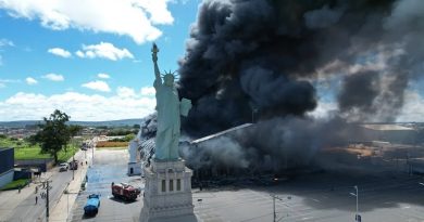 Incêndio destrói loja da Havan em Vitória da Conquista, na Bahia — Foto: Paulo Silveira