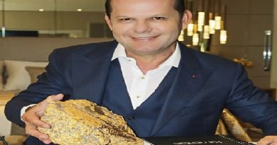 OSTENTAÇÃO - O empresário nas redes sociais: ao lado de jato particular e durante encontro com amigos em jet skis em uma praia de rio no Pará – Fotos @valdineimsouza/Instagram